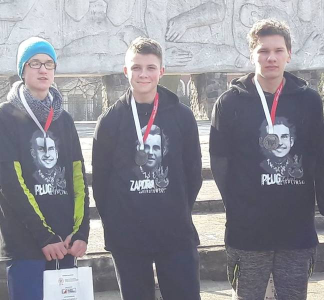 Reprezentanci ZSO nr 1 i ZS nr 2 w Biegu Pamięci Żołnierzy Wyklętych