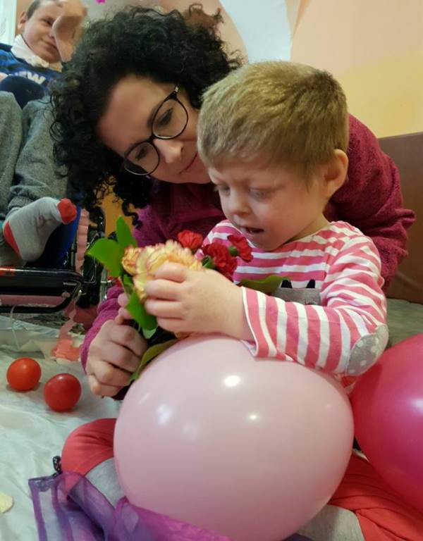 Relacja z przyjemnego świętowania 8 marca we wszystkich szkołach...czyli Panowie się bardzo starali, by uprzyjemnić Dzień Kobiet Paniom