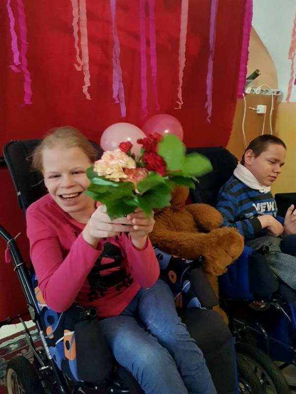 Relacja z przyjemnego świętowania 8 marca we wszystkich szkołach...czyli Panowie się bardzo starali, by uprzyjemnić Dzień Kobiet Paniom