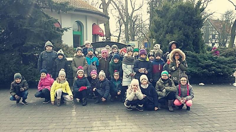 Relacja z przyjemnego świętowania 8 marca we wszystkich szkołach...czyli Panowie się bardzo starali, by uprzyjemnić Dzień Kobiet Paniom