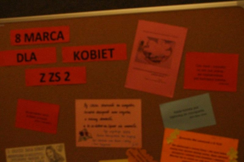 Relacja z przyjemnego świętowania 8 marca we wszystkich szkołach...czyli Panowie się bardzo starali, by uprzyjemnić Dzień Kobiet Paniom