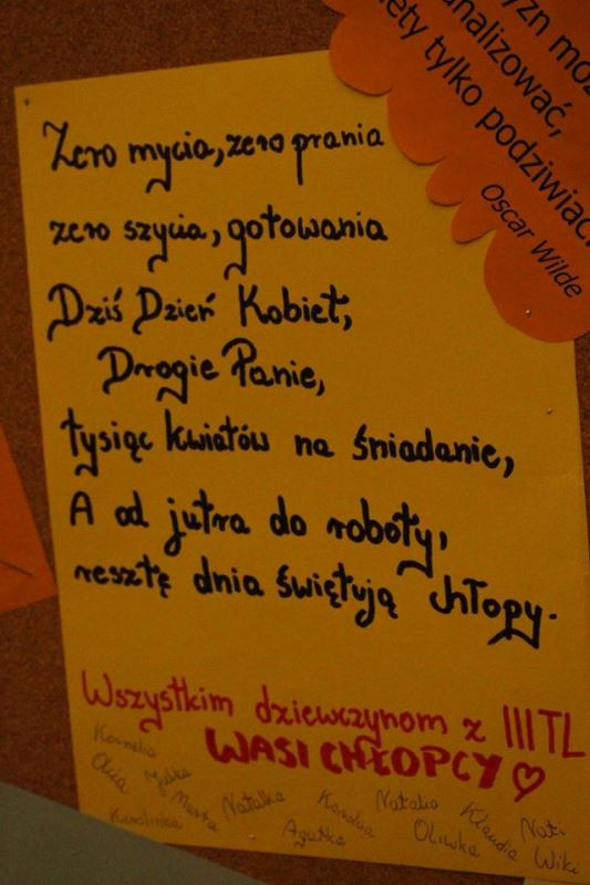 Relacja z przyjemnego świętowania 8 marca we wszystkich szkołach...czyli Panowie się bardzo starali, by uprzyjemnić Dzień Kobiet Paniom