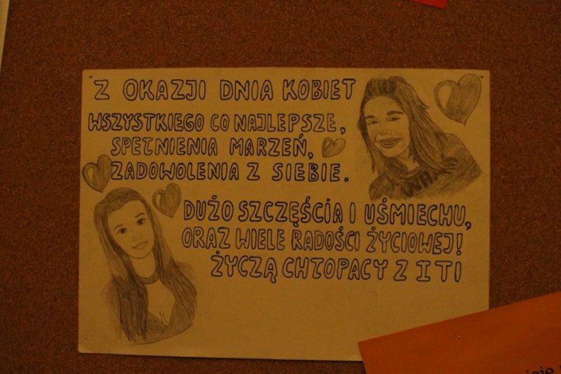 Relacja z przyjemnego świętowania 8 marca we wszystkich szkołach...czyli Panowie się bardzo starali, by uprzyjemnić Dzień Kobiet Paniom