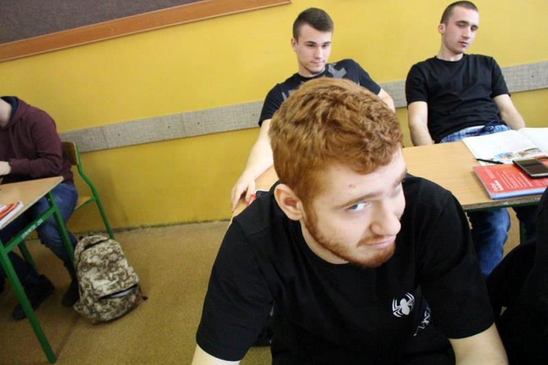 Relacja z przyjemnego świętowania 8 marca we wszystkich szkołach...czyli Panowie się bardzo starali, by uprzyjemnić Dzień Kobiet Paniom