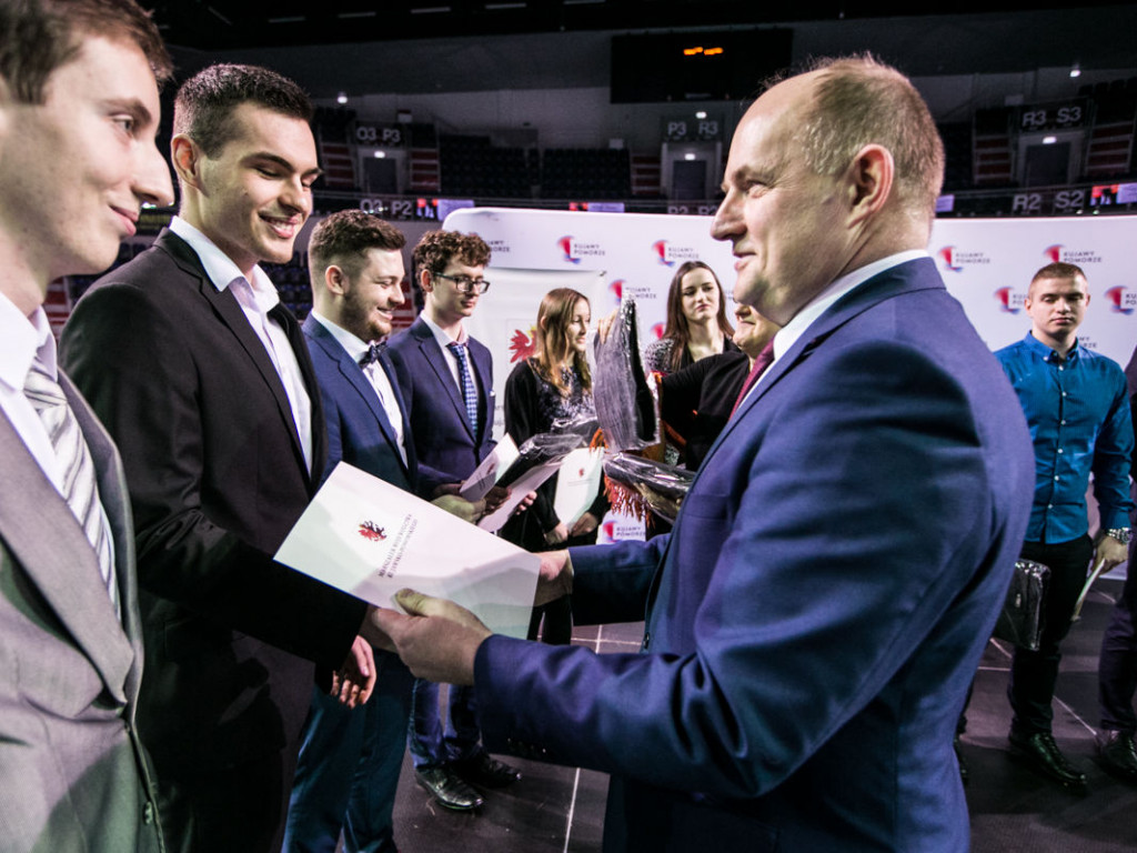 Wręczenie stypendiów przez Marszałka Piotra Całbeckiego: ?Prymusi Zawodu Kujaw i Pomorza?