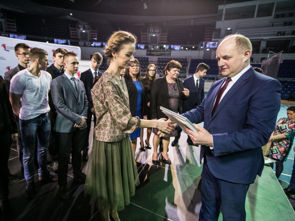 Wręczenie stypendiów przez Marszałka Piotra Całbeckiego: ?Prymusi Zawodu Kujaw i Pomorza?