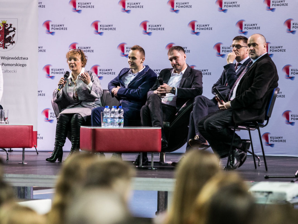 Wręczenie stypendiów przez Marszałka Piotra Całbeckiego: ?Prymusi Zawodu Kujaw i Pomorza?