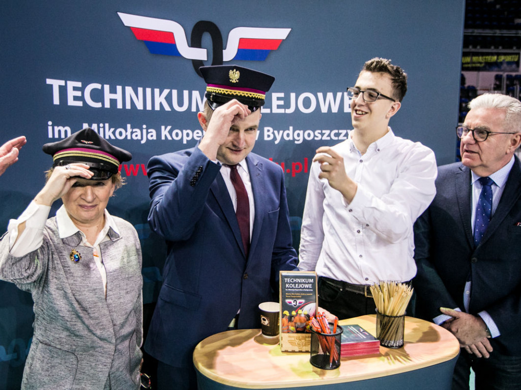 Wręczenie stypendiów przez Marszałka Piotra Całbeckiego: ?Prymusi Zawodu Kujaw i Pomorza?