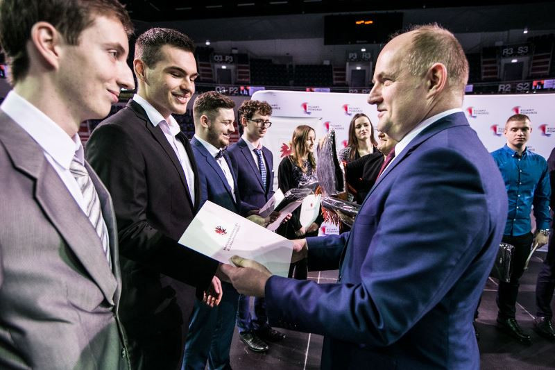 Wręczenie stypendiów przez Marszałka Piotra Całbeckiego: ?Prymusi Zawodu Kujaw i Pomorza?