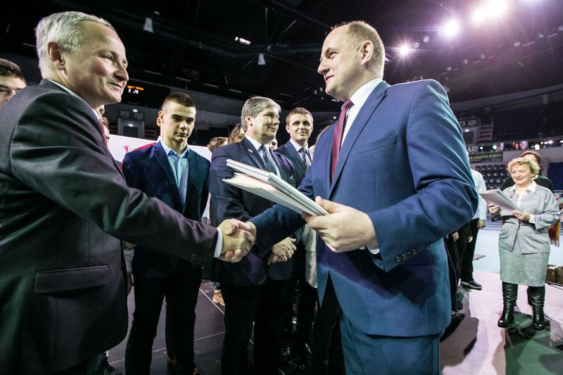 Wręczenie stypendiów przez Marszałka Piotra Całbeckiego: ?Prymusi Zawodu Kujaw i Pomorza?
