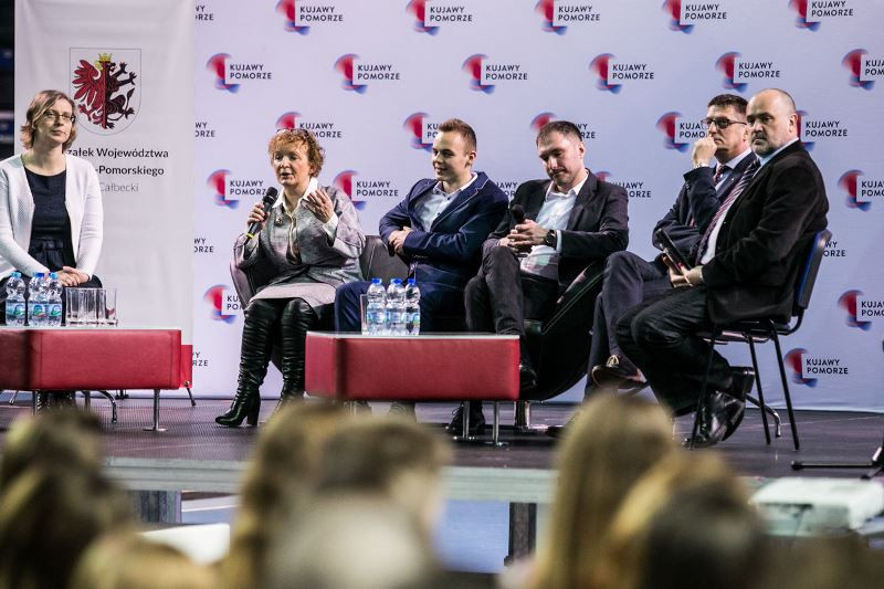 Wręczenie stypendiów przez Marszałka Piotra Całbeckiego: ?Prymusi Zawodu Kujaw i Pomorza?