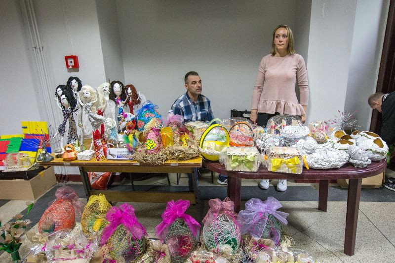 Przedświąteczna wystawa rękodzieła osób niepełnosprawnych ?My też potrafimy?