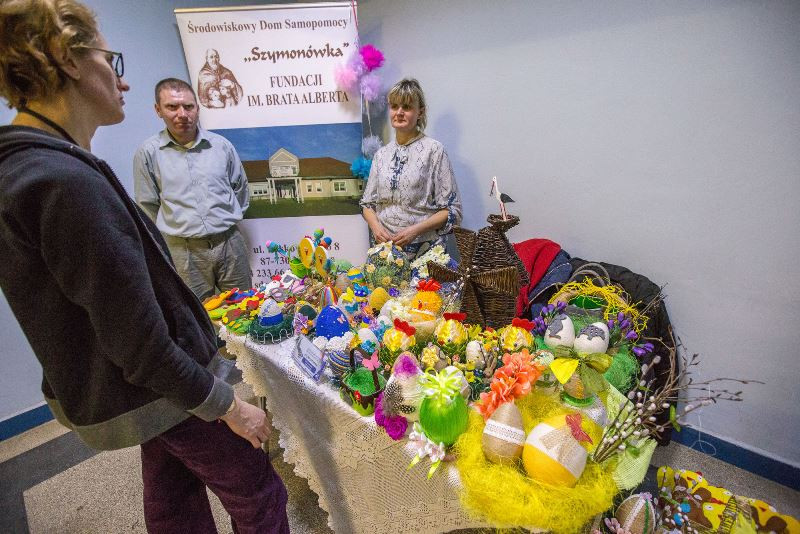 Przedświąteczna wystawa rękodzieła osób niepełnosprawnych ?My też potrafimy?