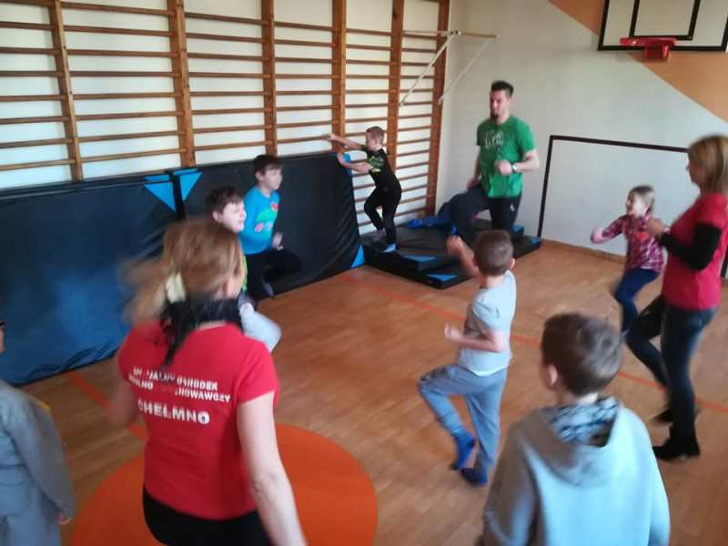 Zajęcia z rehabilitantami oraz przygotowywanie ozdób świątecznych
