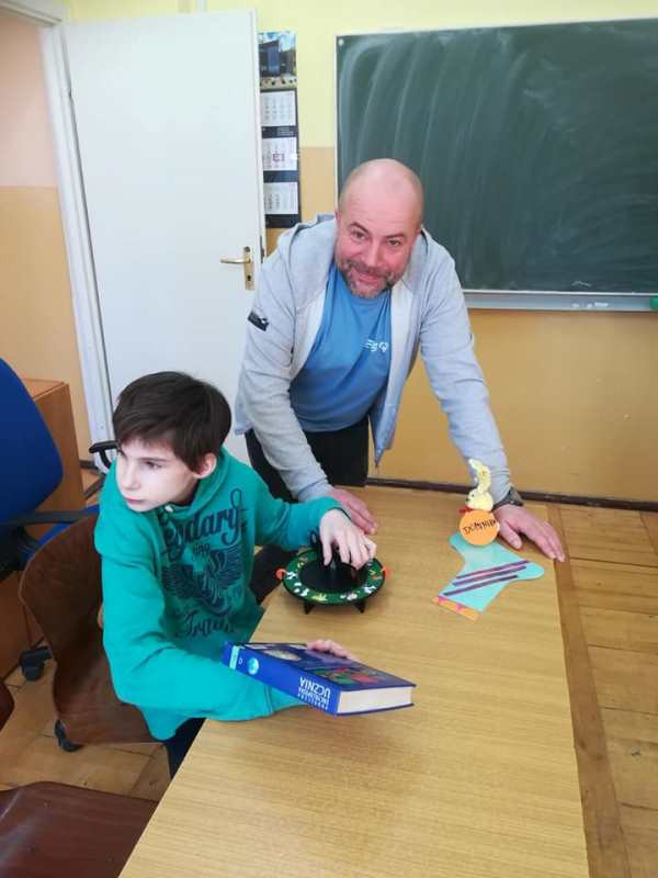Zajęcia z rehabilitantami oraz przygotowywanie ozdób świątecznych