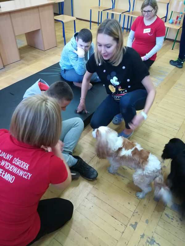 Zajęcia z rehabilitantami oraz przygotowywanie ozdób świątecznych