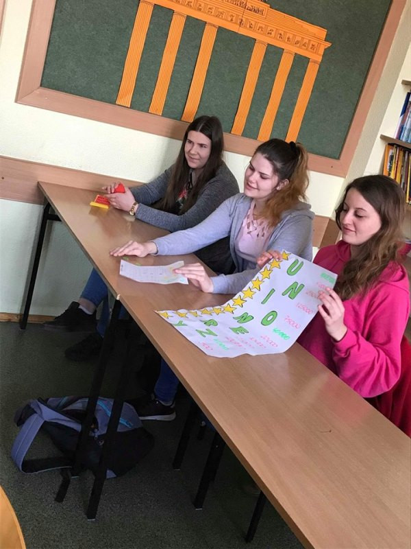 Tworzenie gry edukacyjnej podsumowującej prawa człowieka na lekcji w.o.s.