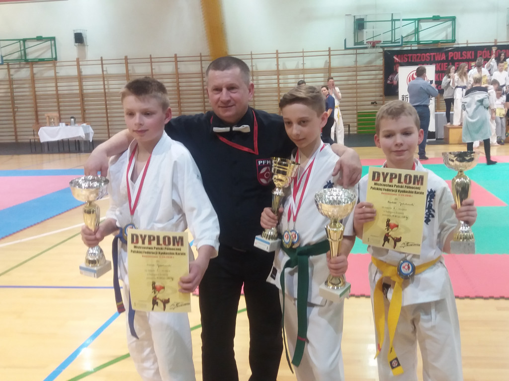 Wyniki Mistrzostw Polski Północnej Shinkyokushinkai Kościerzyna 17.03.2018 oraz Seminarium Kumite Wałcz 8-11.03.2018