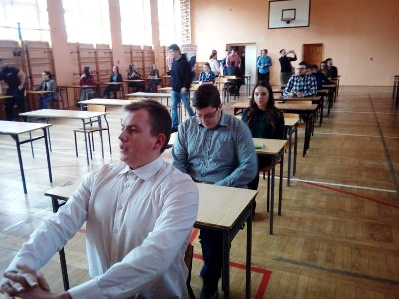 Wręczenie stypendiów najzdolniejszym uczniom przez Starostę Chełmińskiego
