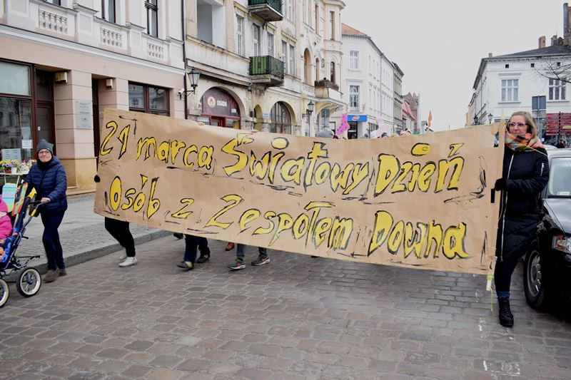Dzisiaj w Chełmnie bum..bum... Zespół Downa zrobił szum !!! Happening w pierwszy dzień wiosny