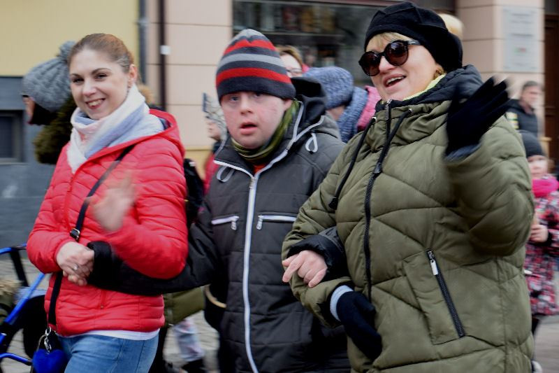 Dzisiaj w Chełmnie bum..bum... Zespół Downa zrobił szum !!! Happening w pierwszy dzień wiosny