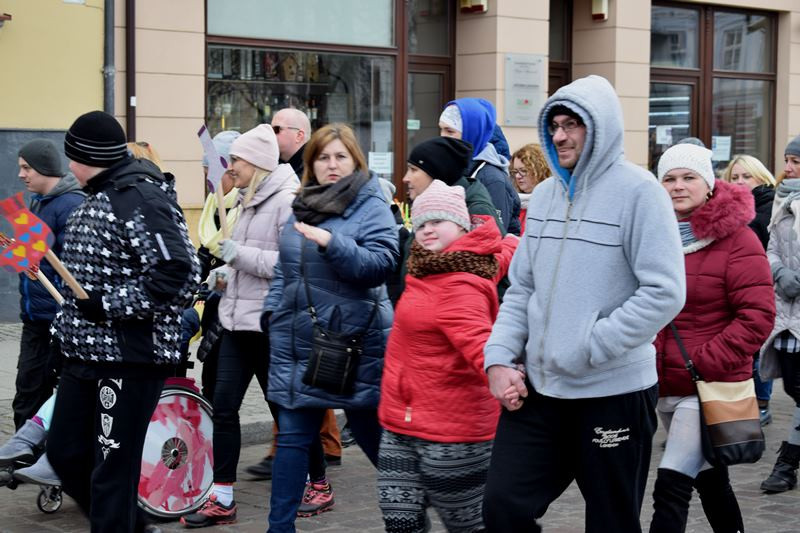 Dzisiaj w Chełmnie bum..bum... Zespół Downa zrobił szum !!! Happening w pierwszy dzień wiosny