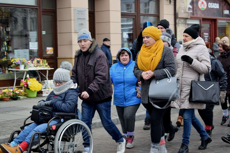 Dzisiaj w Chełmnie bum..bum... Zespół Downa zrobił szum !!! Happening w pierwszy dzień wiosny