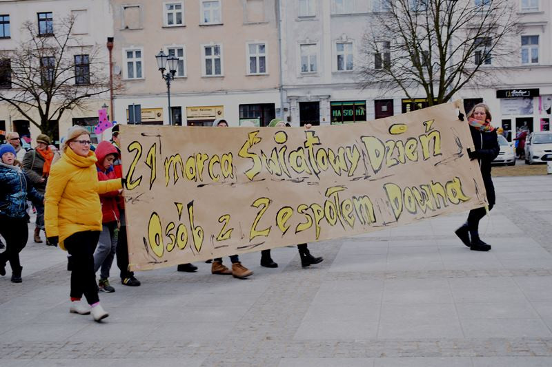 Dzisiaj w Chełmnie bum..bum... Zespół Downa zrobił szum !!! Happening w pierwszy dzień wiosny
