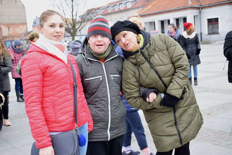 Dzisiaj w Chełmnie bum..bum... Zespół Downa zrobił szum !!! Happening w pierwszy dzień wiosny