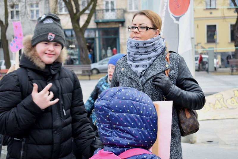 Dzisiaj w Chełmnie bum..bum... Zespół Downa zrobił szum !!! Happening w pierwszy dzień wiosny