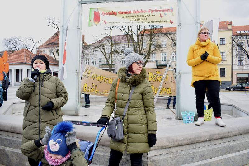 Dzisiaj w Chełmnie bum..bum... Zespół Downa zrobił szum !!! Happening w pierwszy dzień wiosny