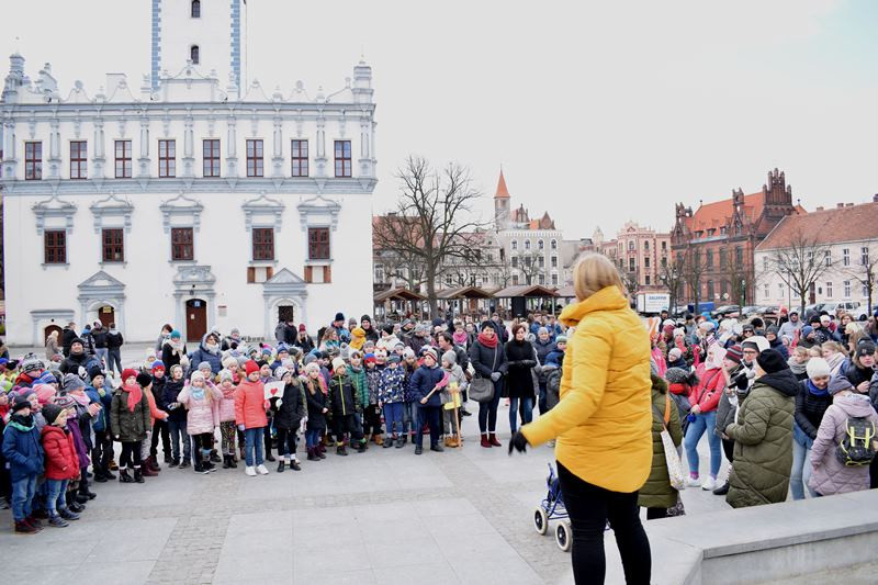 Dzisiaj w Chełmnie bum..bum... Zespół Downa zrobił szum !!! Happening w pierwszy dzień wiosny