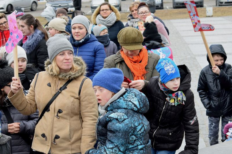 Dzisiaj w Chełmnie bum..bum... Zespół Downa zrobił szum !!! Happening w pierwszy dzień wiosny
