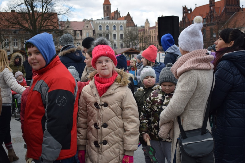 Dzisiaj w Chełmnie bum..bum... Zespół Downa zrobił szum !!! Happening w pierwszy dzień wiosny