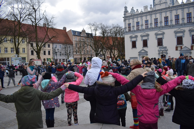 Dzisiaj w Chełmnie bum..bum... Zespół Downa zrobił szum !!! Happening w pierwszy dzień wiosny