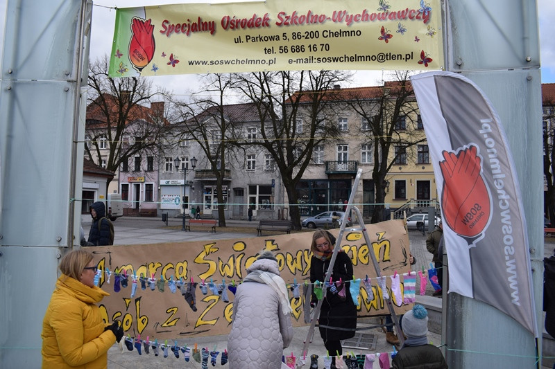 Dzisiaj w Chełmnie bum..bum... Zespół Downa zrobił szum !!! Happening w pierwszy dzień wiosny