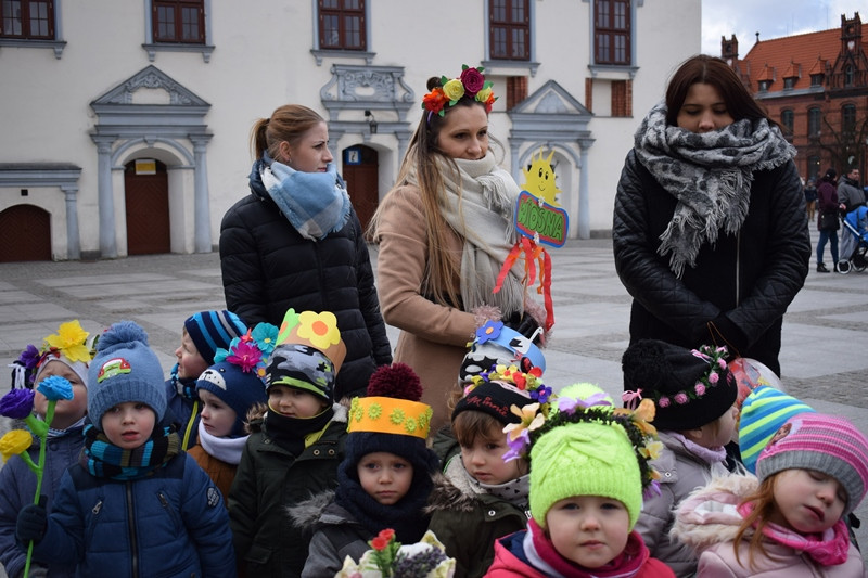 Dzisiaj w Chełmnie bum..bum... Zespół Downa zrobił szum !!! Happening w pierwszy dzień wiosny
