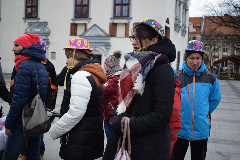 Dzisiaj w Chełmnie bum..bum... Zespół Downa zrobił szum !!! Happening w pierwszy dzień wiosny