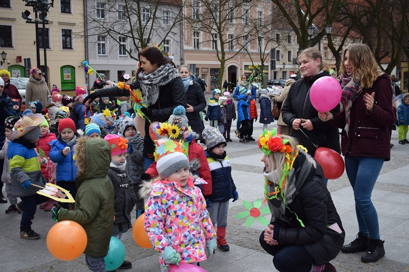 Dzisiaj w Chełmnie bum..bum... Zespół Downa zrobił szum !!! Happening w pierwszy dzień wiosny