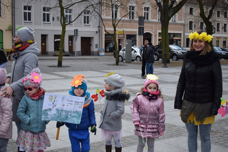 Dzisiaj w Chełmnie bum..bum... Zespół Downa zrobił szum !!! Happening w pierwszy dzień wiosny