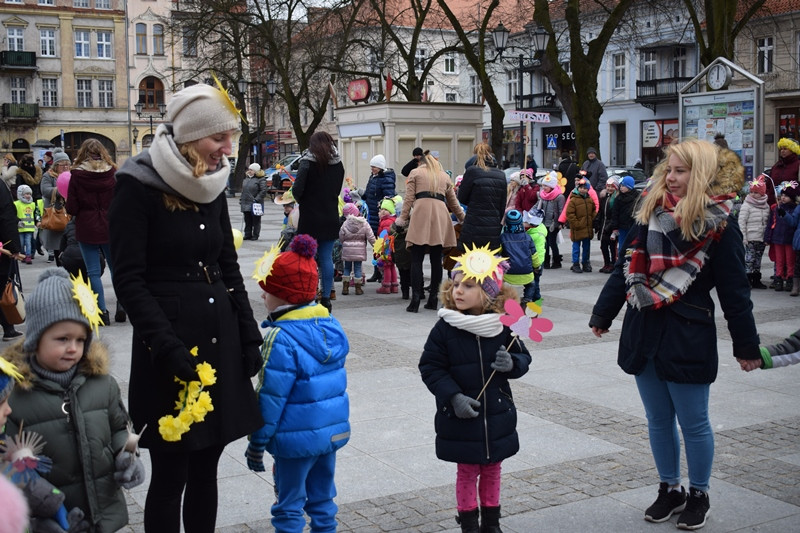 Dzisiaj w Chełmnie bum..bum... Zespół Downa zrobił szum !!! Happening w pierwszy dzień wiosny