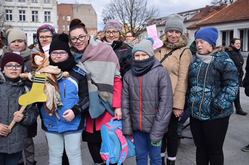 Dzisiaj w Chełmnie bum..bum... Zespół Downa zrobił szum !!! Happening w pierwszy dzień wiosny