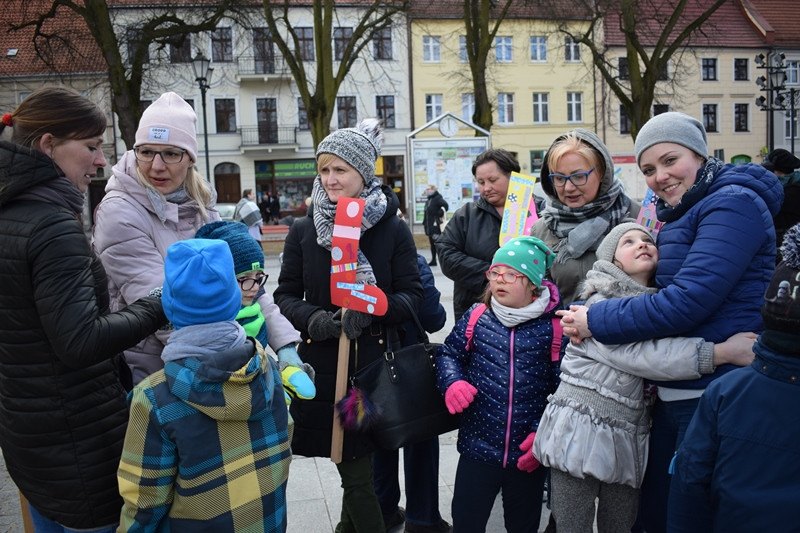 Dzisiaj w Chełmnie bum..bum... Zespół Downa zrobił szum !!! Happening w pierwszy dzień wiosny