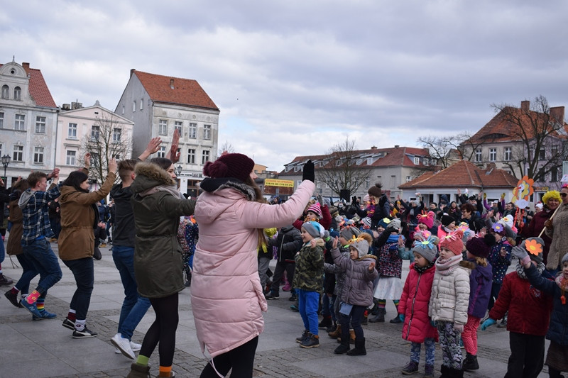 Dzisiaj w Chełmnie bum..bum... Zespół Downa zrobił szum !!! Happening w pierwszy dzień wiosny