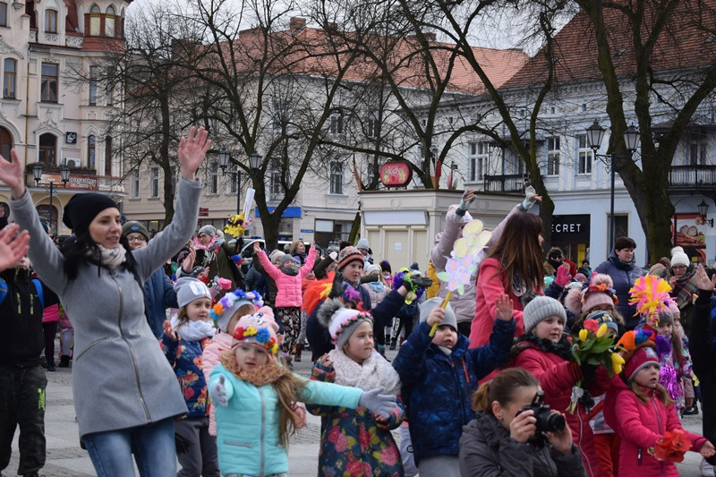 Dzisiaj w Chełmnie bum..bum... Zespół Downa zrobił szum !!! Happening w pierwszy dzień wiosny