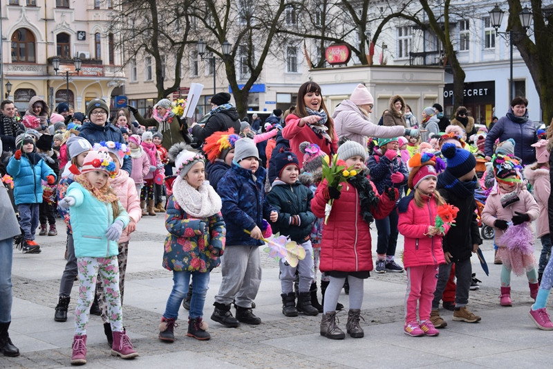 Dzisiaj w Chełmnie bum..bum... Zespół Downa zrobił szum !!! Happening w pierwszy dzień wiosny