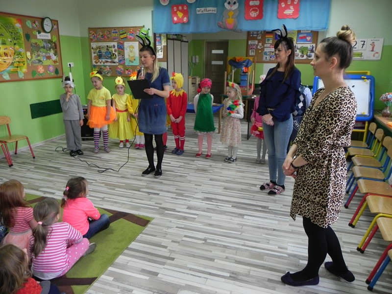 Zabawy z zajączkiem wielkanocnym w 