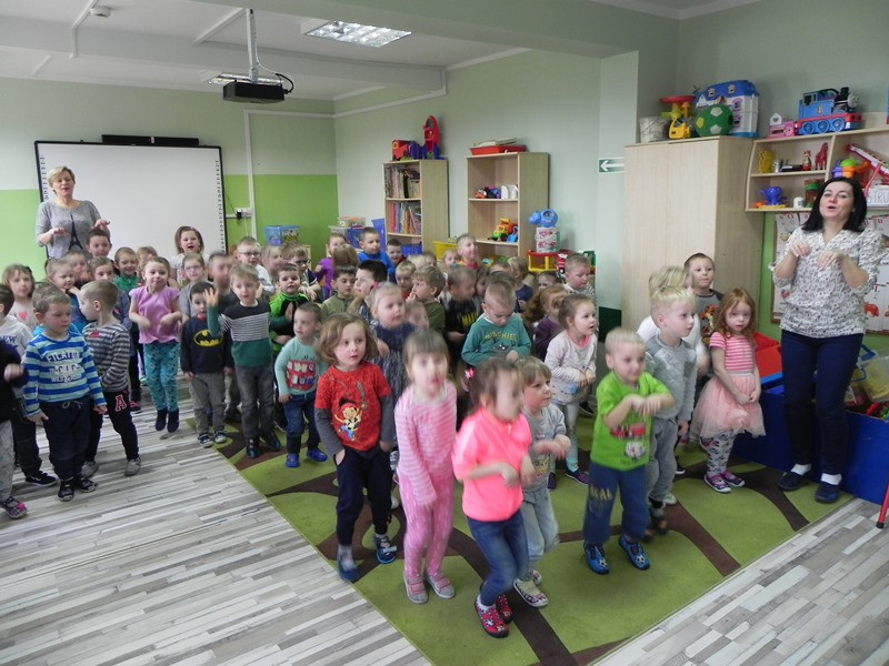 Zabawy z zajączkiem wielkanocnym w 