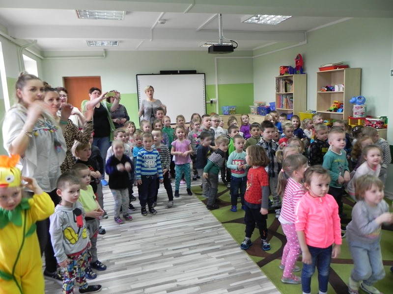 Zabawy z zajączkiem wielkanocnym w 