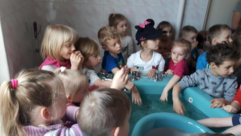 Przedszkolaki z wizytą w szpitalu na oddziale fizjoterapii